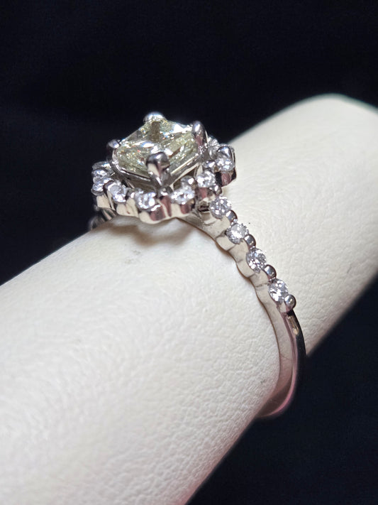 14K White Gold Engagement Ring 0.56ct Princess-Cut Diamond 2.4g