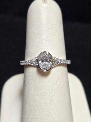 14K White Gold Engagement Ring 0.71ct Oval-Cut Lab-Created Diamond 2.3g