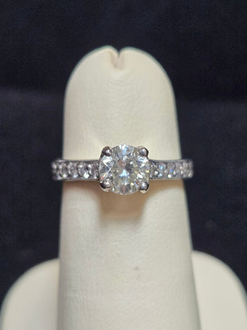 950 Platinum Engagement Ring 0.77ct Round-Cut Diamond 6.1g