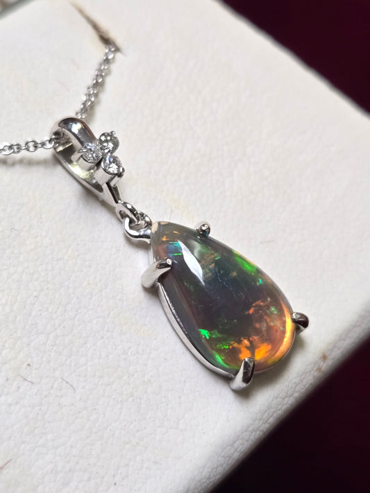 14K White Gold Pendant 2.08ct Pear-Shaped Opal 1.8g