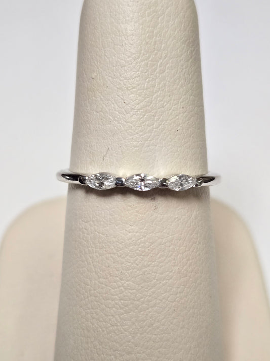 14K White Gold Three Stone Ring 0.2ct Marquise Diamonds 1.6g