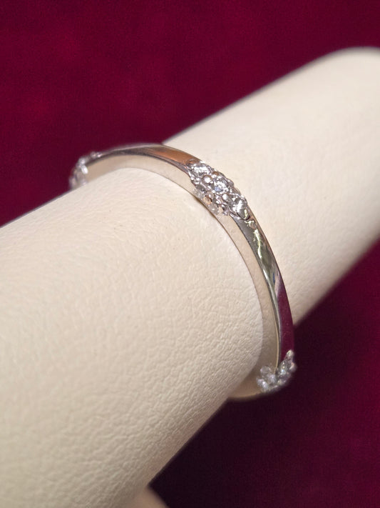 900 Platinum Ring 0.2ct Round Diamonds 3.5g