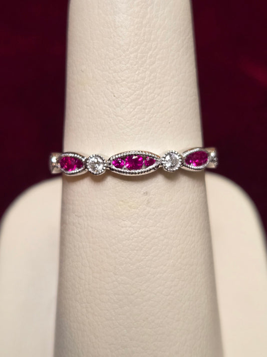 18K White Gold Ring 0.18ct Round Rubies 1.9g