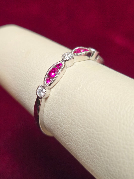 18K White Gold Ring 0.18ct Round Rubies 1.9g