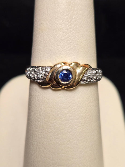 14K Gold Ring Round Blue Sapphire 2.2g