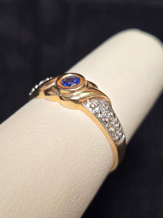 14K Gold Ring Round Blue Sapphire 2.2g