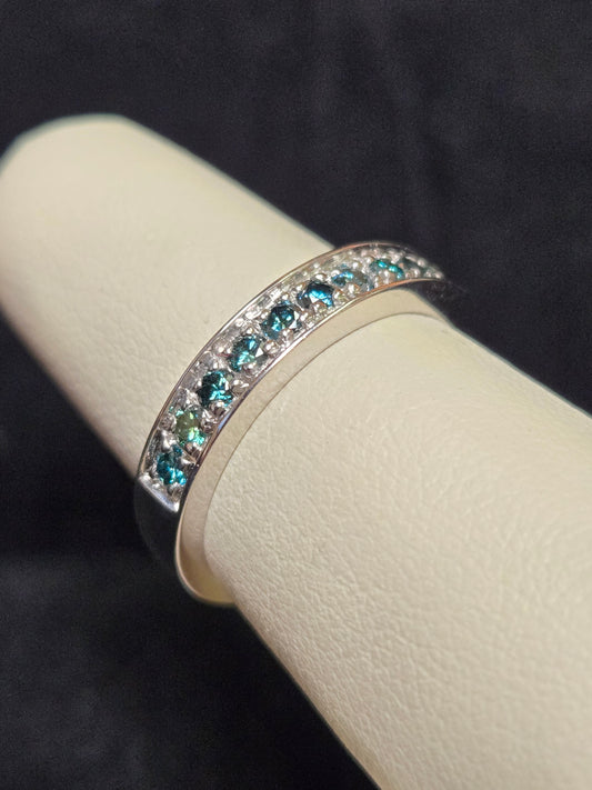 14K White Gold Ring 0.57ct Round Treated Teal Diamonds 3.7g