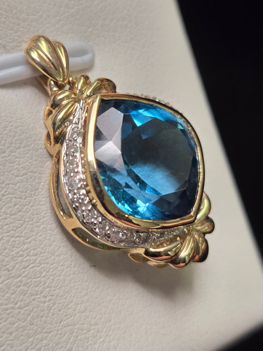 14K Gold Pendant 6.5ct Marquise Blue Topaz 4.8g
