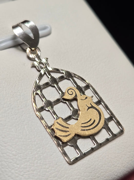18K Multi-Tone Gold Bird Pendant 1.2g