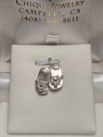 14K White Gold Flil Flop Pendant 0.02ct Round-Cut Diamond 2.5g