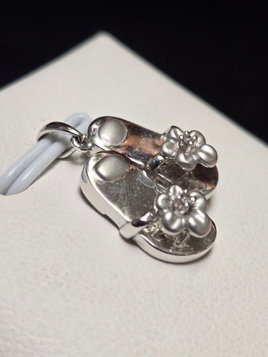 14K White Gold Flip Flop Pendant 0.02ct Round Diamonds 2.5g