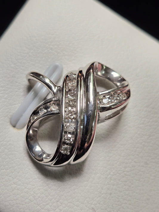 10K White Gold Pendant 0.15ct Round Diamonds 3g
