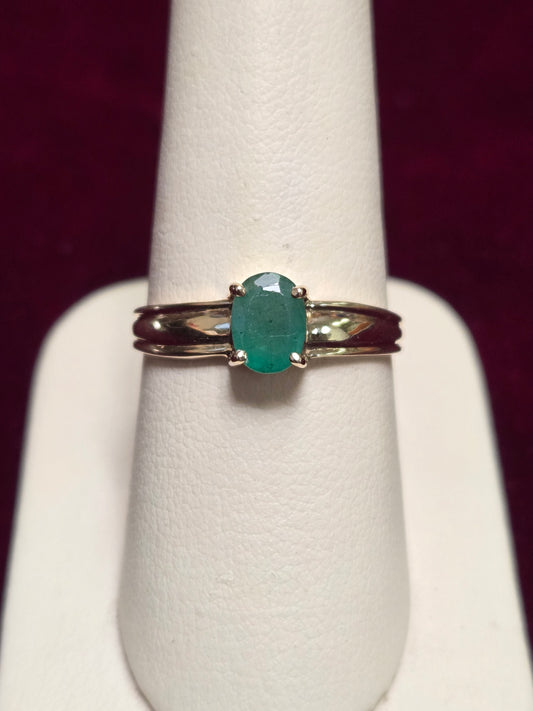 10K Gold Ring 1ct Oval Emerald 1.9g