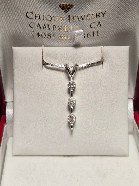 14K White Gold Pendant 0.55ct Round-Cut Diamond 1.7g