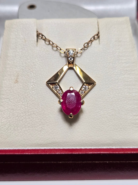 14K Gold Pendant 1.6ct Oval Ruby 2.2g