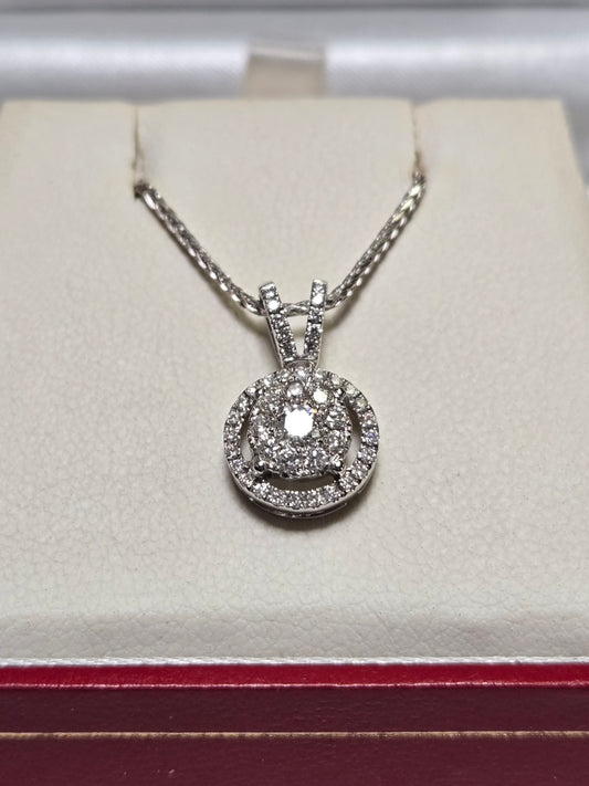 18K White Gold Cluster Pendant 0.41ct Round Diamonds 1.5g