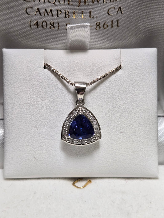 950 Platinum Pendant 2ct Trillion Tanzanite 3.6g