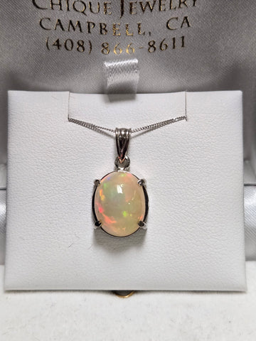 14K White Gold Pendant 4.5ct Oval-Cut Opal 2.3g
