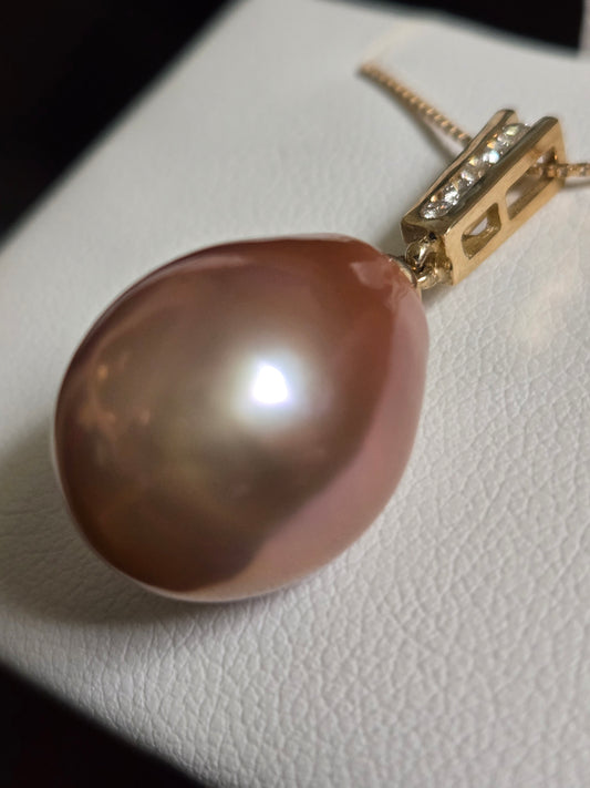 14K Gold Pendant Round peach Pearl 4.7g