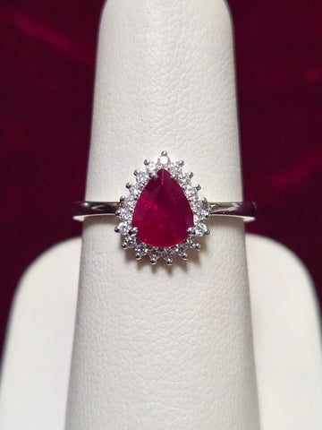 18K White Gold Ring 1.5ct Pear-Cut Ruby 3.1g