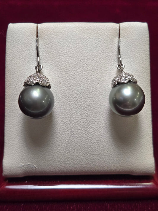 18K White Gold Dangle/Drop Earrings Round-Cut Peacock Pearl French Wire 7.6g