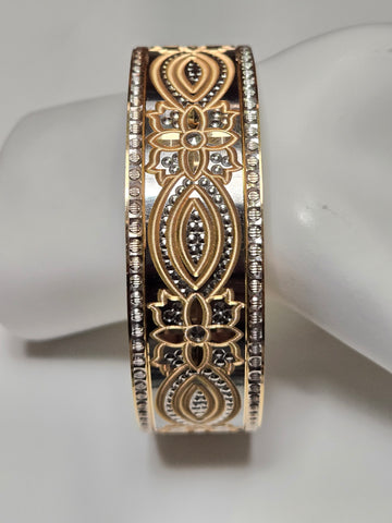 18K Gold Bangle Bracelet 24.9g