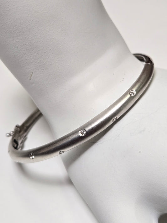 18K White Gold Bangle Bracelet 0.21ct Round Diamonds 10.9g