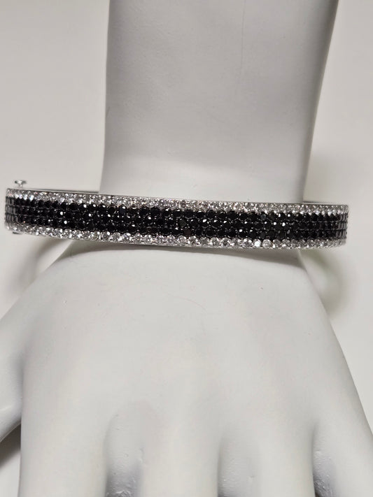 14K White Gold Bangle Bracelet 4.7ct Round Black And White Diamonds 17.9g