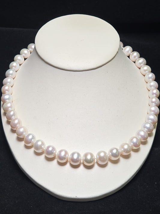 14K Gold Beaded Necklace Round Pearls 72.1g