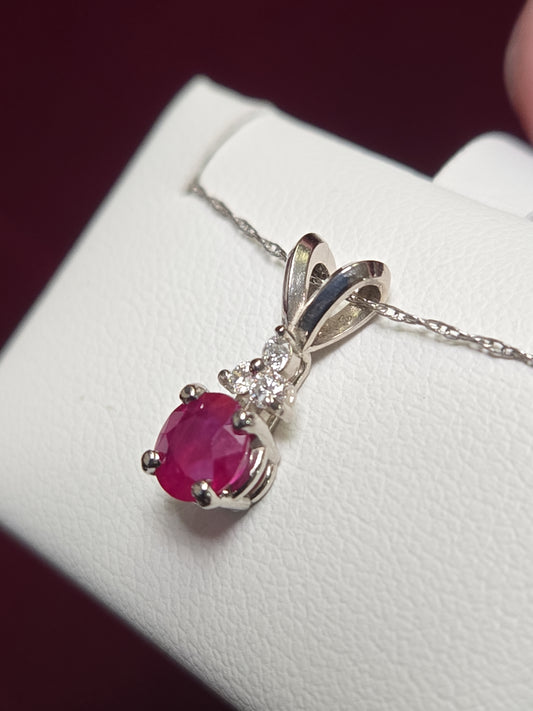 14K White Gold Pendant 0.66ct Round Ruby 0.9g
