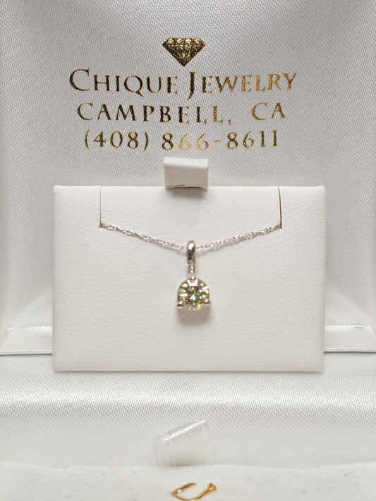 14K White Gold Pendant 0.34ct Round Diamond 0.5g