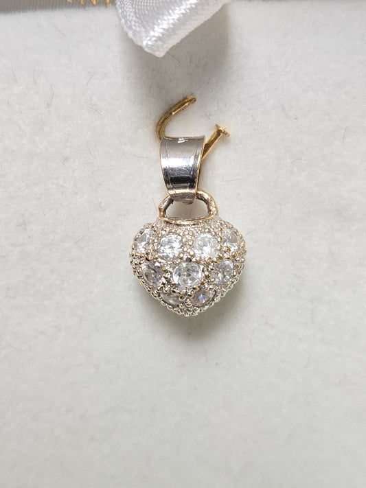 18K Gold Pendant Round Cubic Zirconias 1.9g
