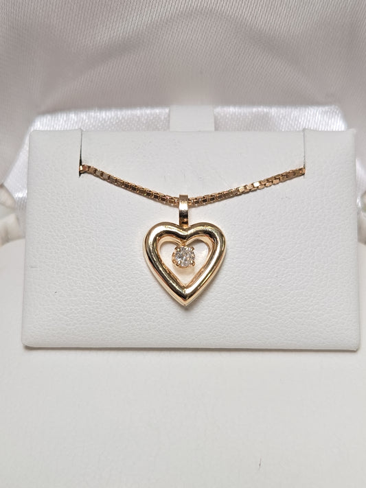 14K Gold Heart Pendant 0.05ct Round Diamond 0.4g