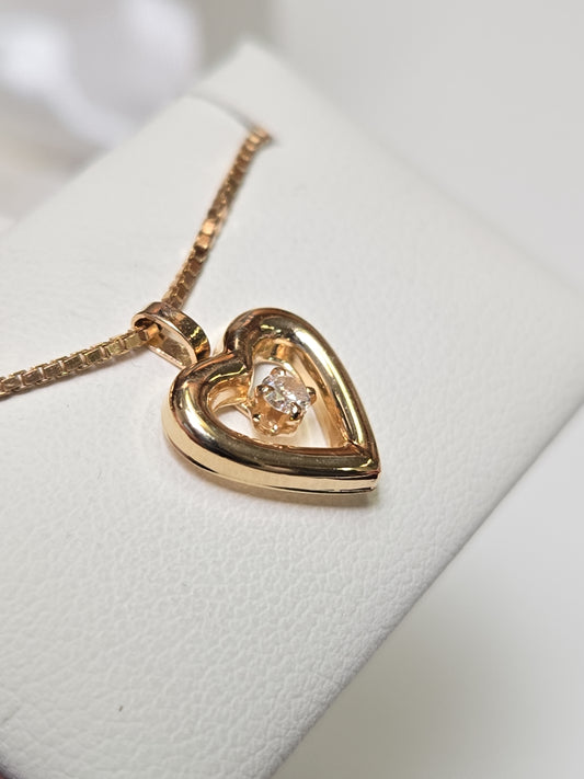 14K Gold Heart Pendant 0.05ct Round Diamond 0.4g