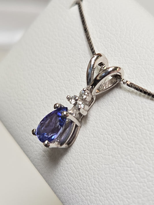 14K White Gold Pendant Pear-Shaped Tanzanite 0.6g