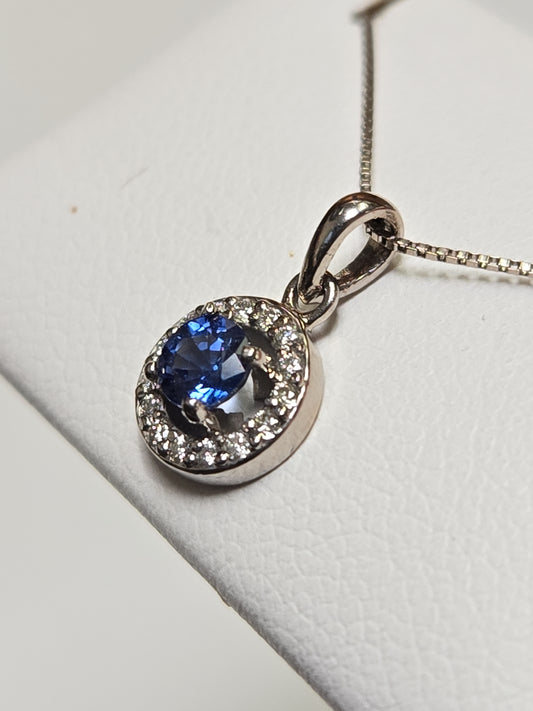 14K White Gold Pendant 0.3ct Round blue Sapphire 0.8g