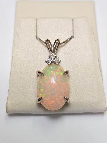14K White Gold Pendant 4.2ct Oval Opal 2.4g