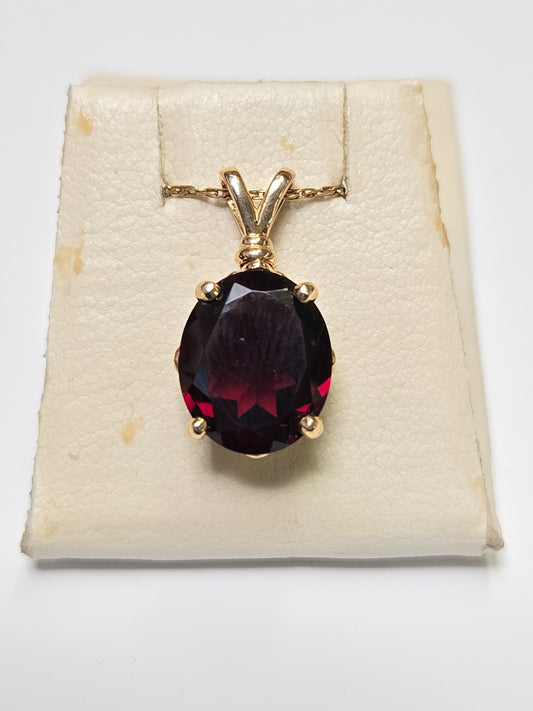 14K Gold Pendant 4.5ct Oval Garnet 2.2g