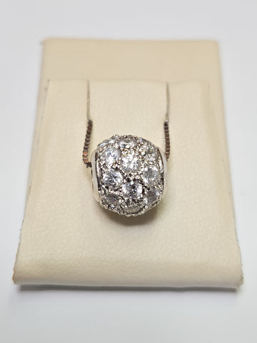 18K White Gold Pendant Round Cubic Zirconias 3g