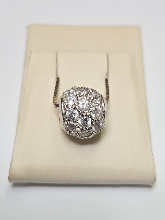 18K White Gold Pendant Round Cubic Zirconias 3g
