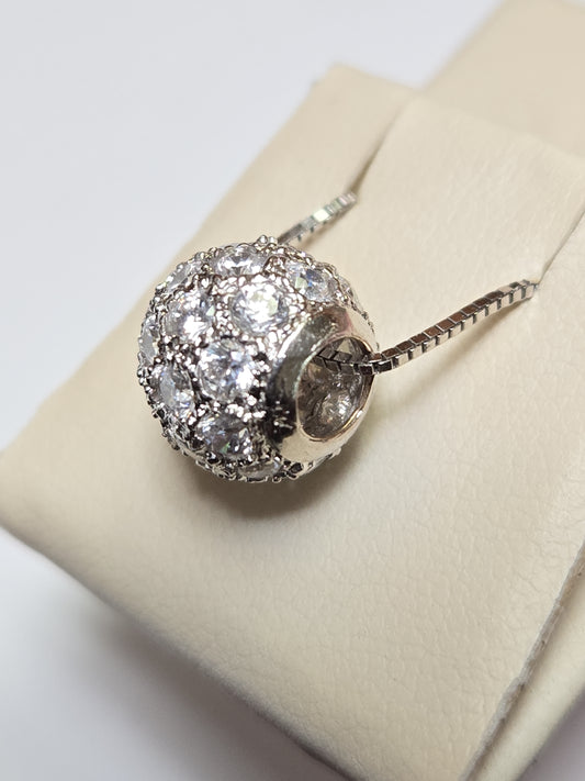 18K White Gold Pendant Round Cubic Zirconias 3g