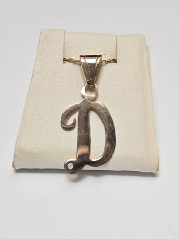14K Gold "D" Pendant 0.9g