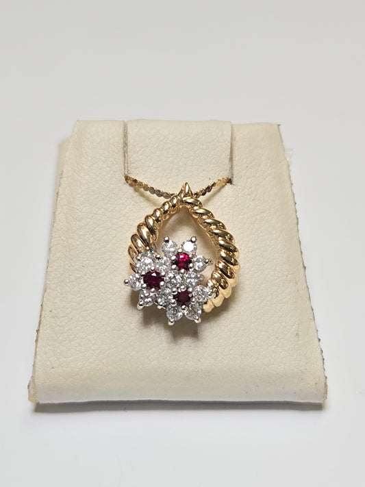 14K Gold Cluster Pendant 0.4ct Round Diamonds 1.8g