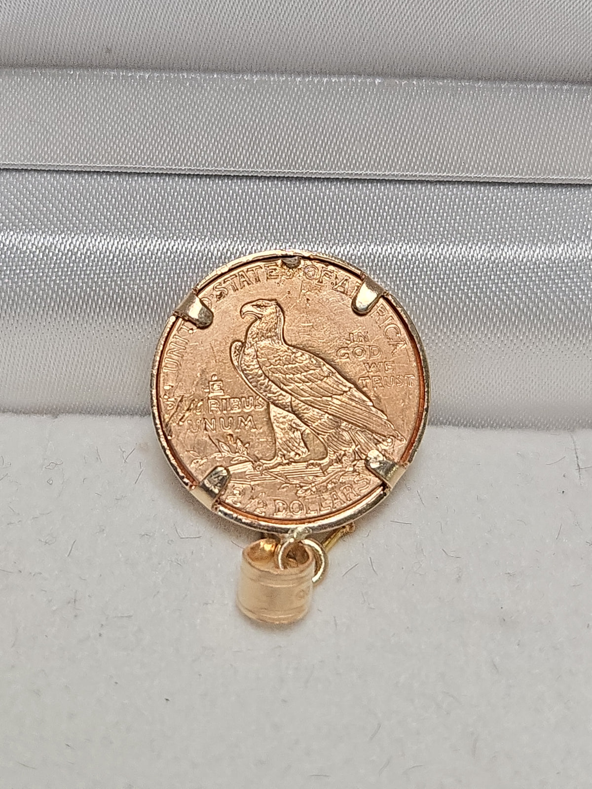 14K gold Indian Head Quarter Eagle coin pendant with 1926 design, weighing 4.9g, by Chique Jewelry.