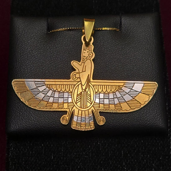 18K multi-tone gold Farvahar pendant by Chique Jewelry, featuring intricate design and weighing 6.2g.