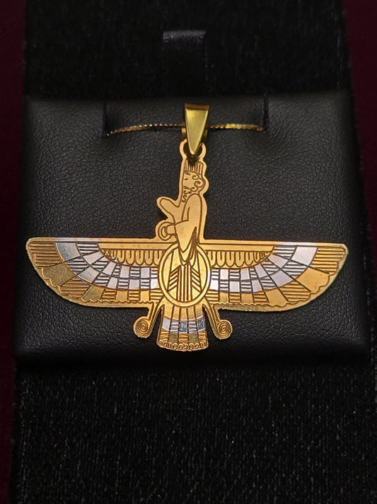 18K multi-tone gold Farvahar pendant by Chique Jewelry, featuring intricate design and weighing 6.2g.