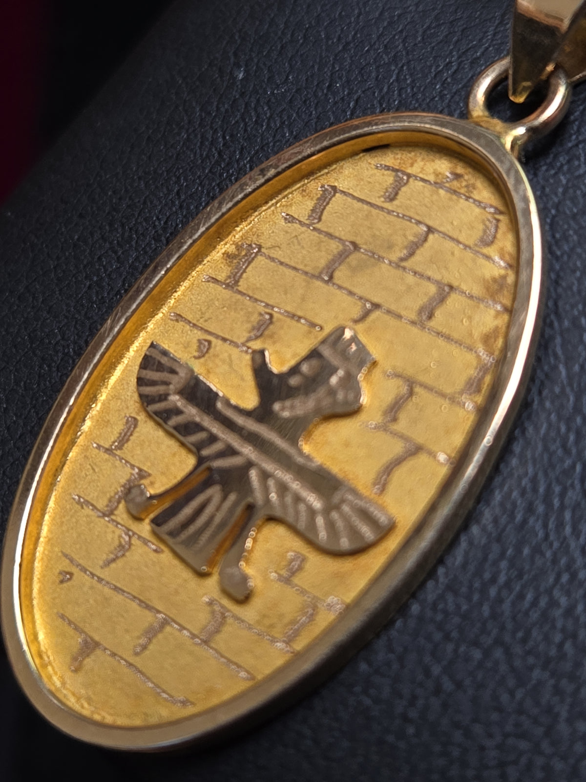 18K gold Farvahar pendant by Chique Jewelry featuring intricate design, weighs 3.8 grams, with detailed craftsmanship.
