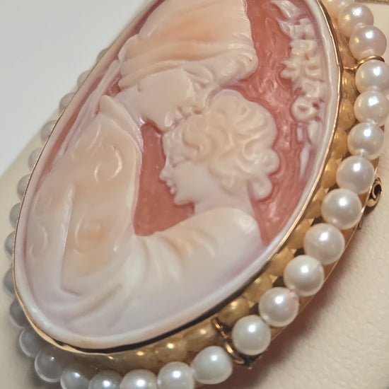 Elegant 18K gold cameo pendant with pearls, weighing 11.3g, featuring intricate design by Chique Jewelry.