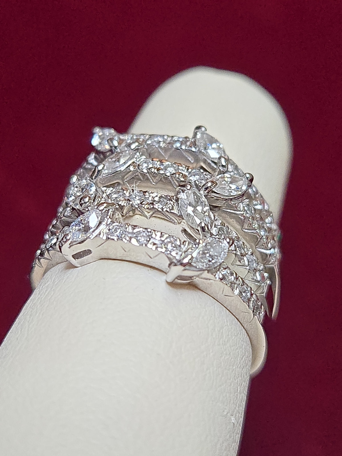 18K white gold ring with 1ct marquise diamonds, featuring elegant design and craftsmanship by Chique Jewelry.