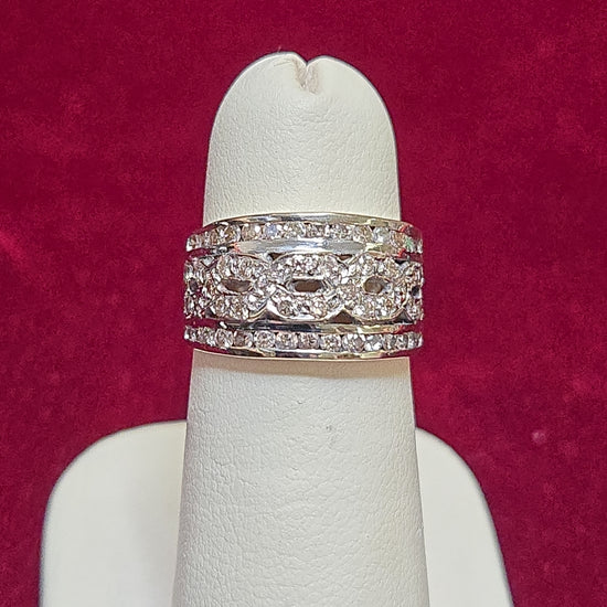 14K white gold ring with 0.6ct round diamonds from Chique Jewelry, showcasing a sparkling, elegant jewelry piece.